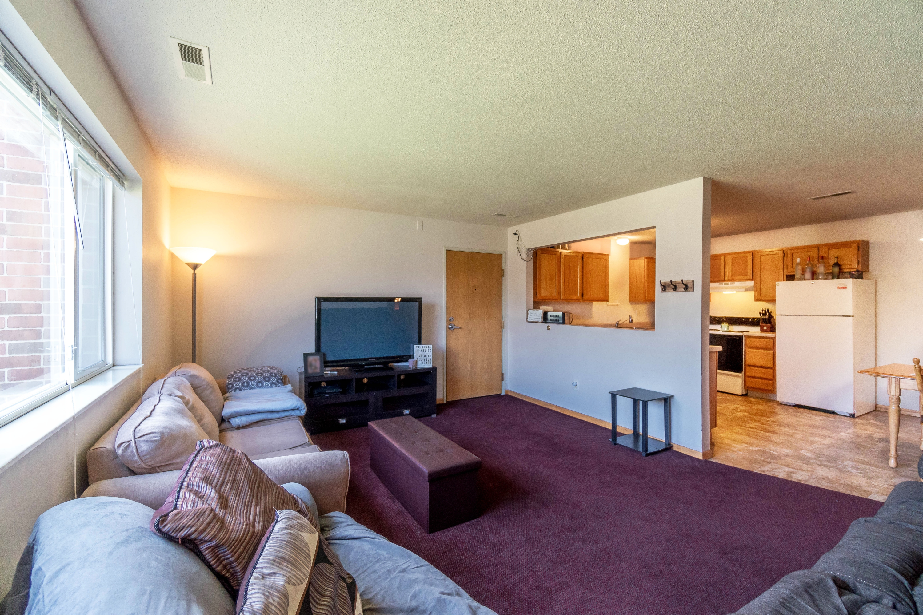 9105 University Ave - 9