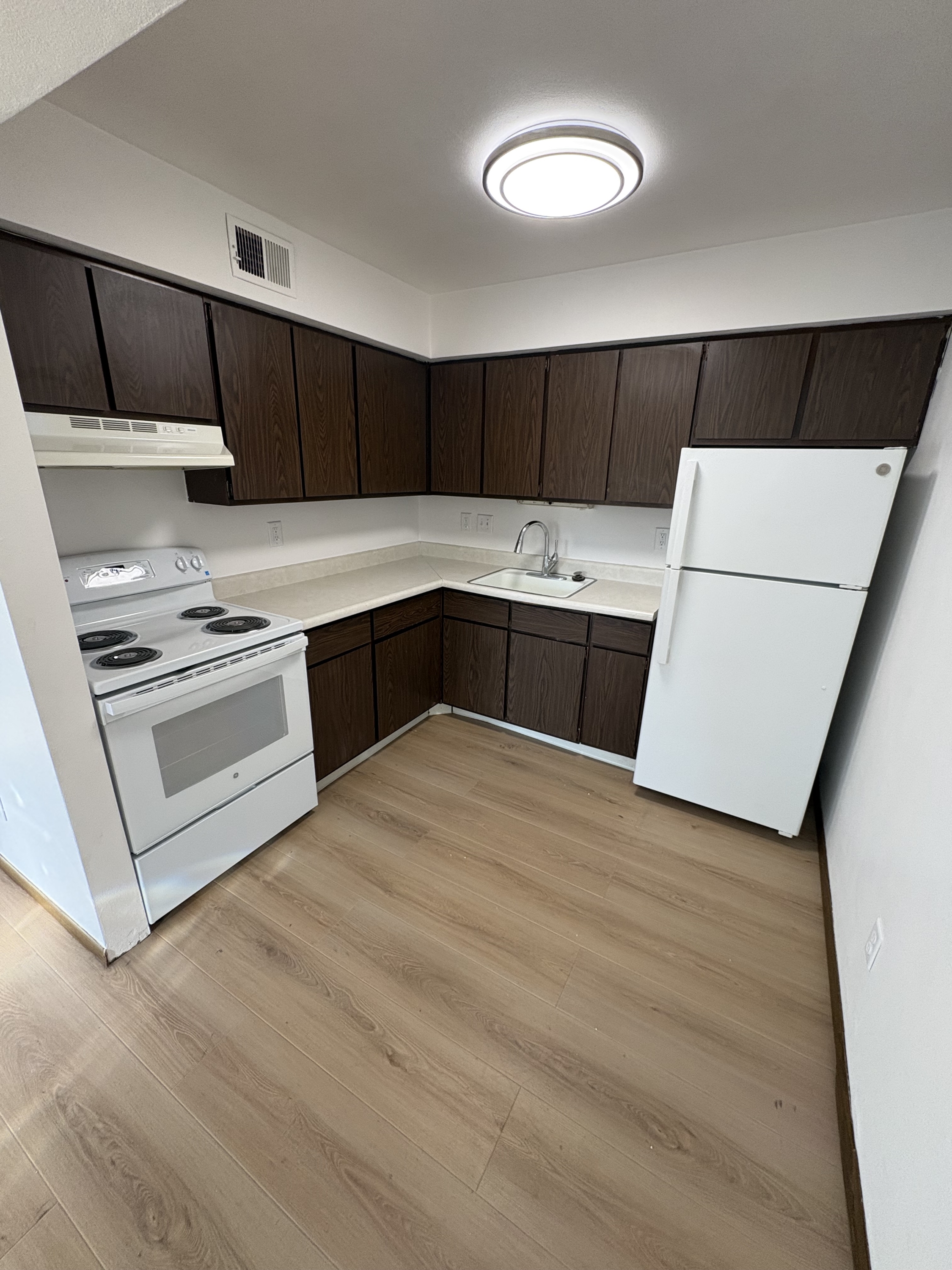 2220 West 4th St #2